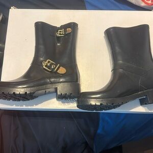 Vince Camuto rubber boots